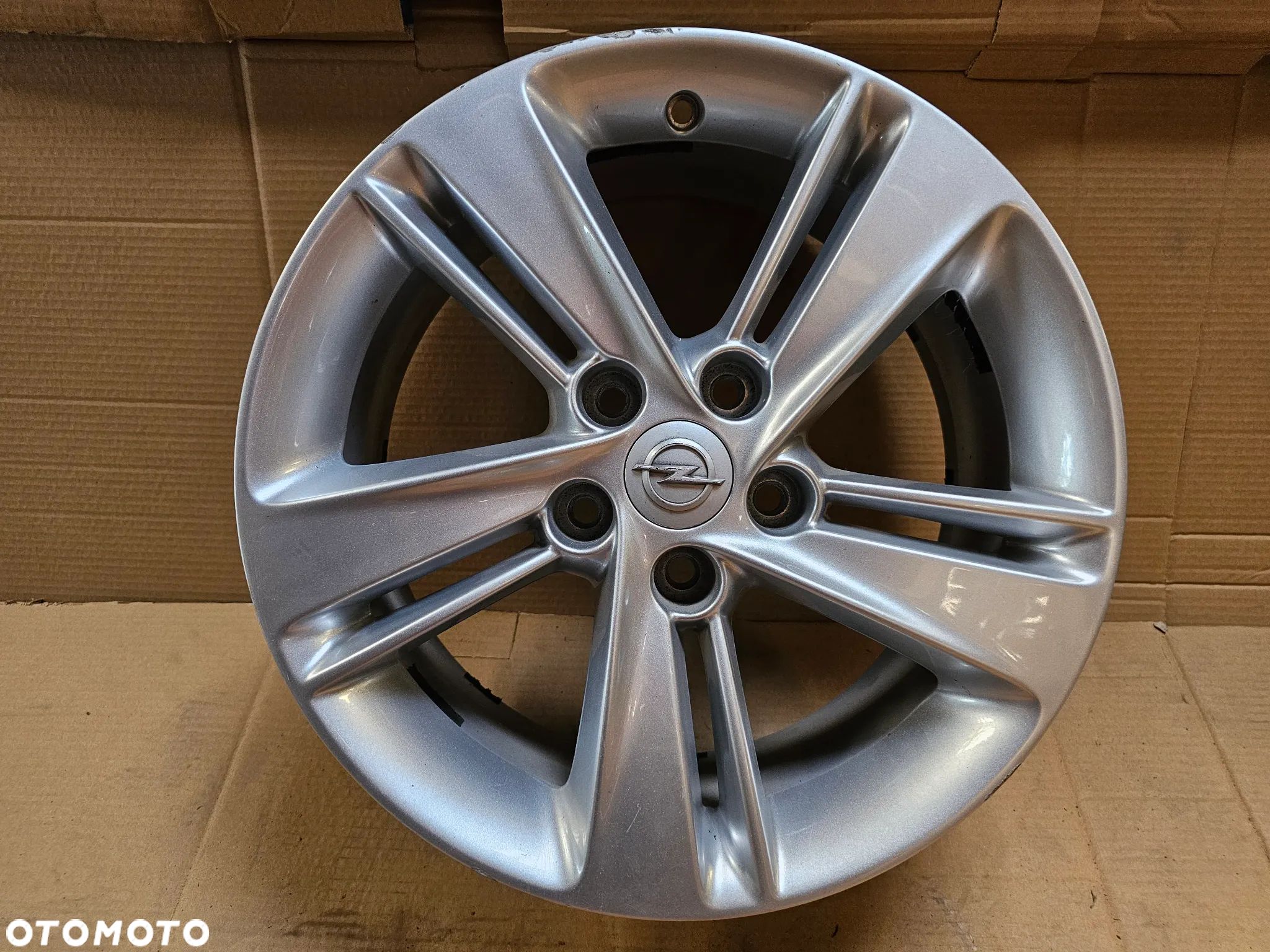 (F42) Opel Insignia II Astra / OP101 K10 / 7,5Jx17 IS45 5x115 - 1