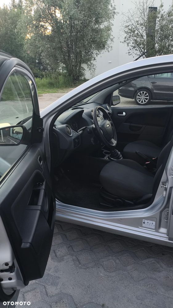Ford Fiesta - 15