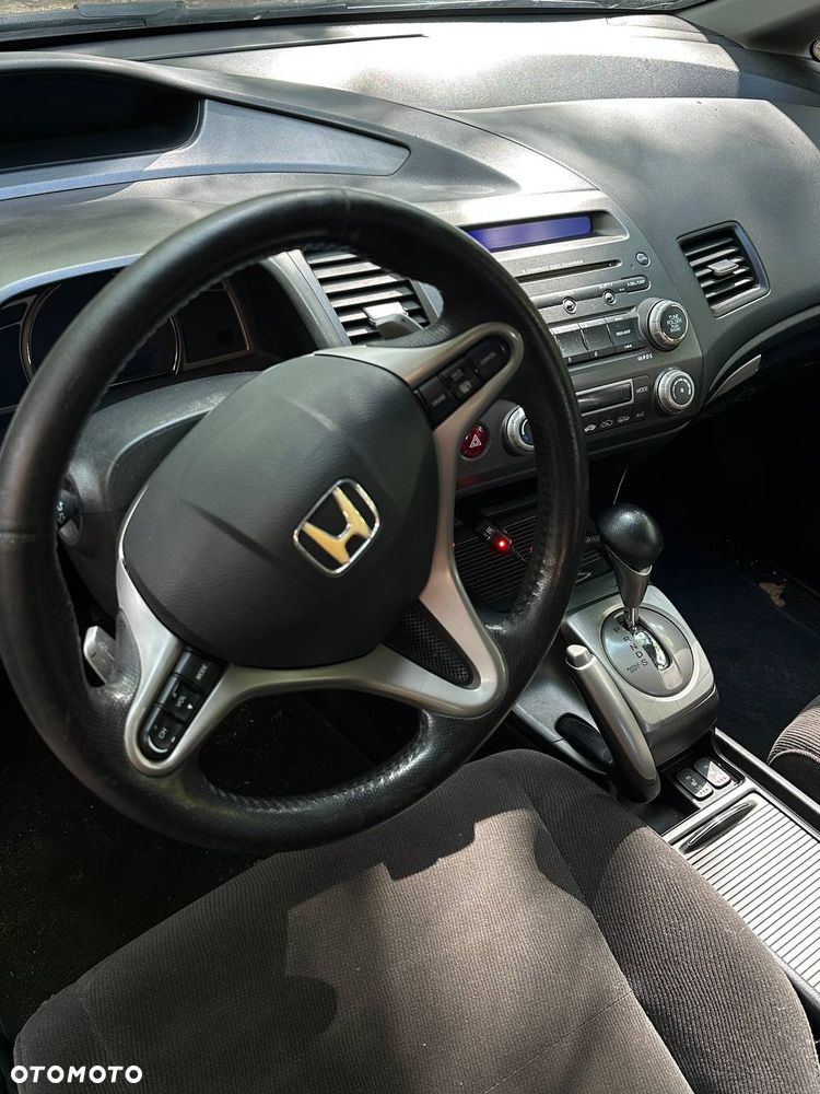 Honda Civic 1.8 Executive - 23