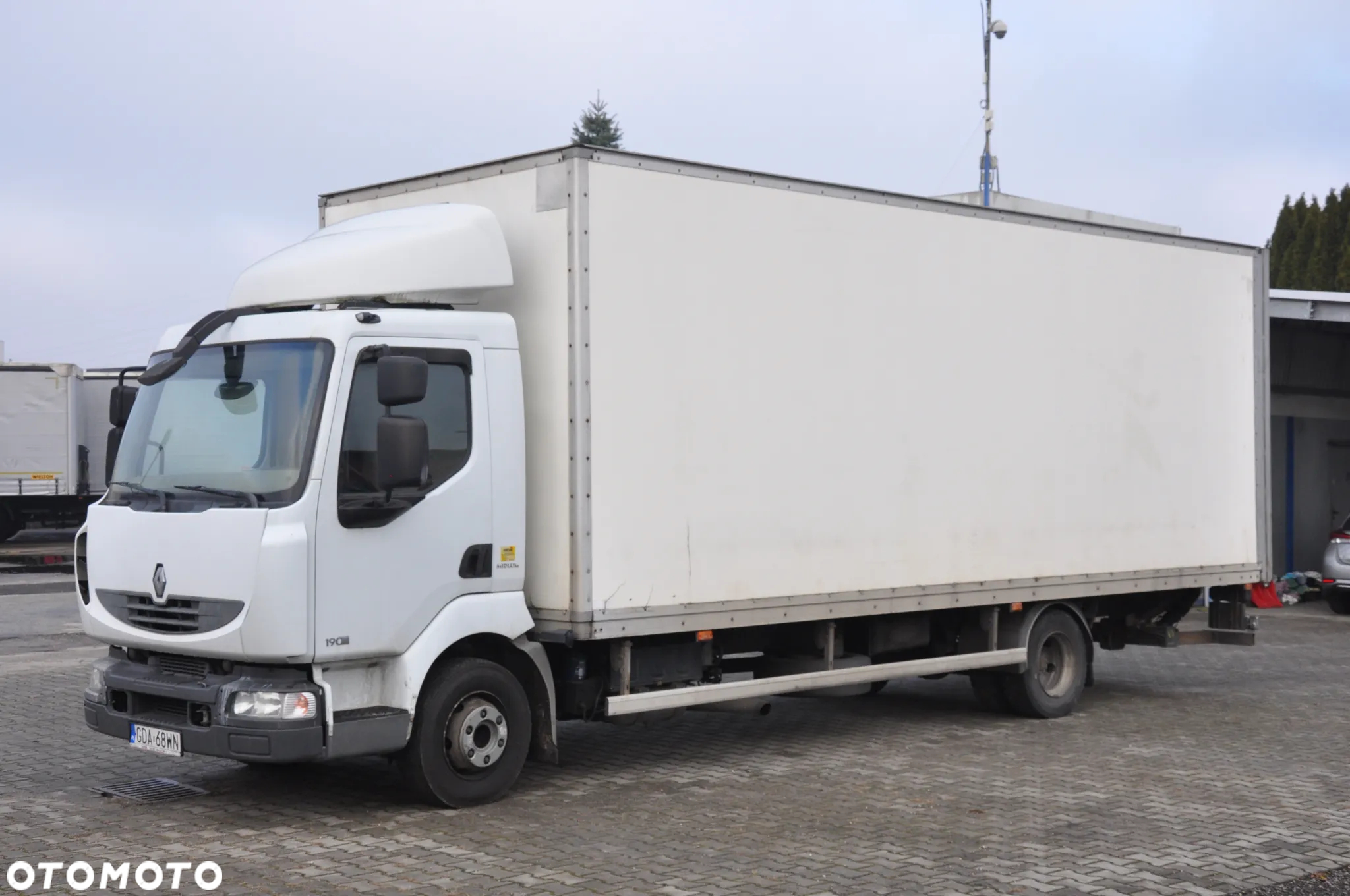 Renault MIDLUM 190 KONTENR Z WINDĄ - 3