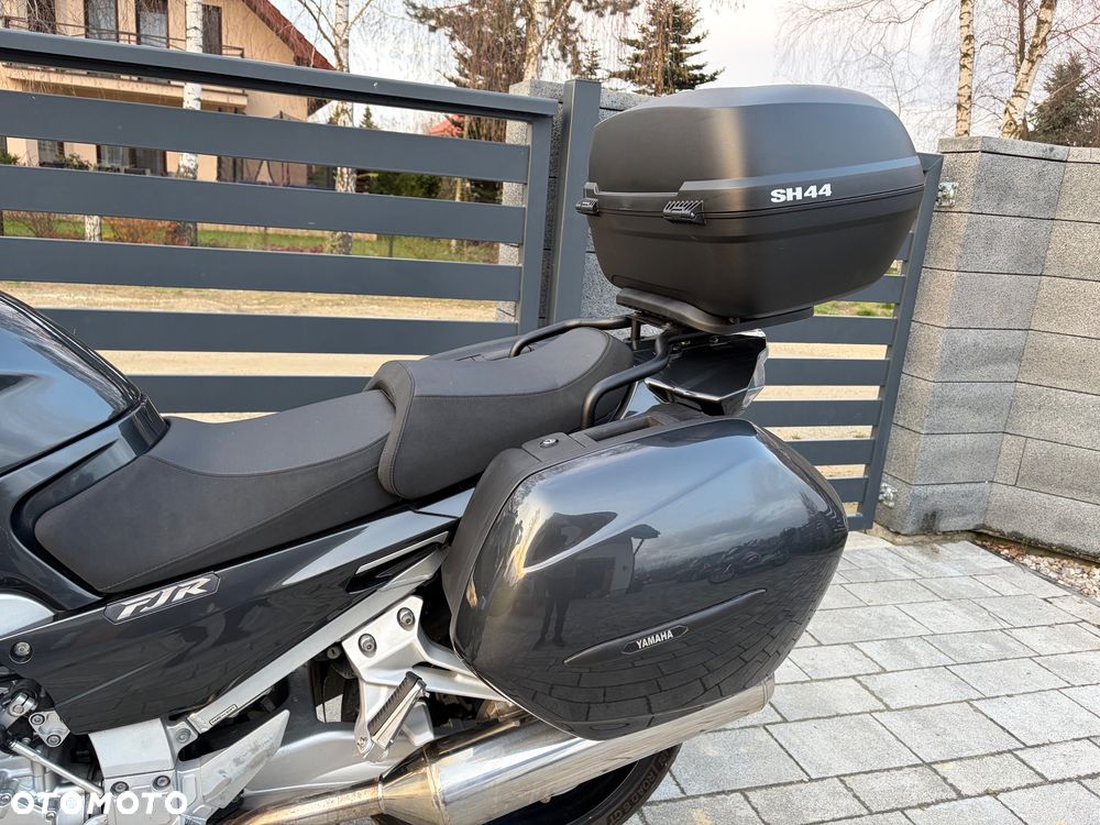 Yamaha FJR - 6