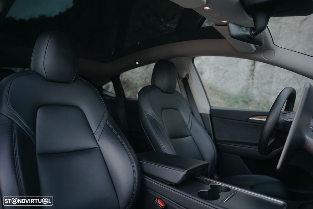 Tesla Model Y Long Range Dual Motor AWD - 25
