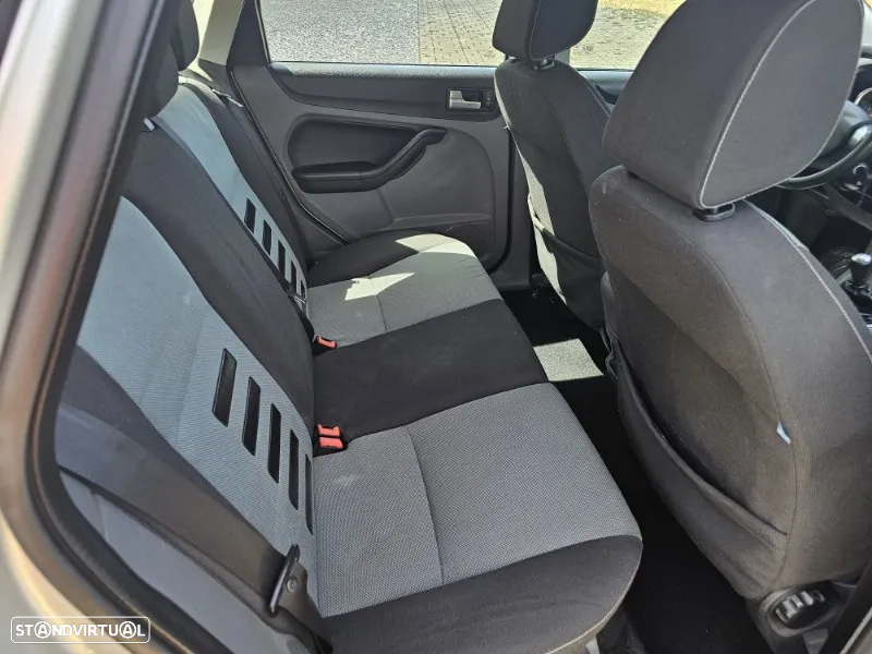 Ford Focus SW 1.6 TDCi Ghia - 15