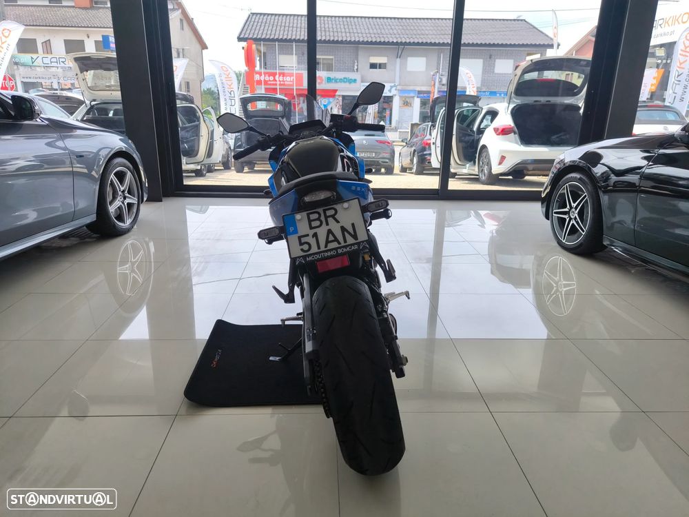 Suzuki GSX 8R - 4