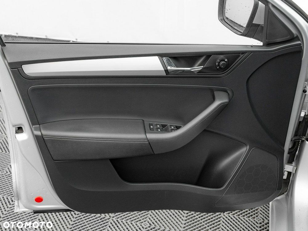 Skoda RAPID Spb 1.0 TSI Ambition - 13