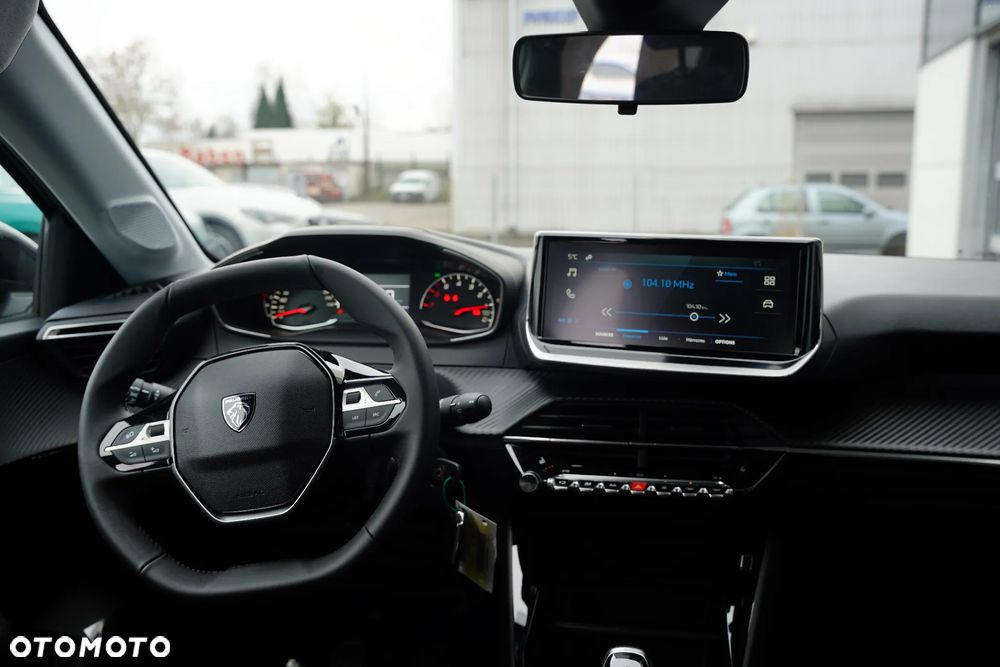 Peugeot 208 - 10