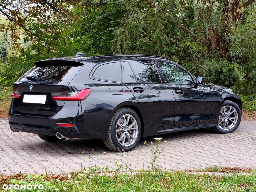 BMW Seria 3 330e Luxury Line sport - 37
