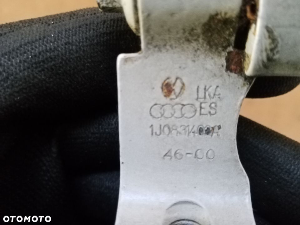 Zawias zawiasy drzwi prawy przód para VW Golf IV 4 - 5