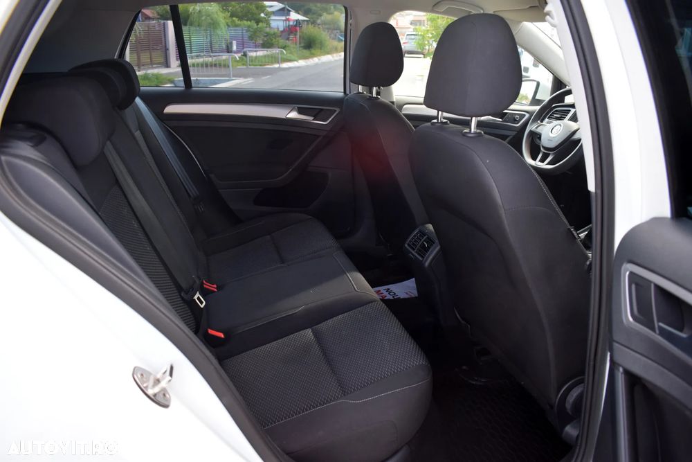 Volkswagen Golf 1.6 TDI (BlueMotion Technology) Comfortline - 11