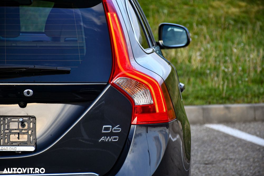 Volvo V60 D6 Plug-In-Hybrid AWD Geartronic Summum - 26