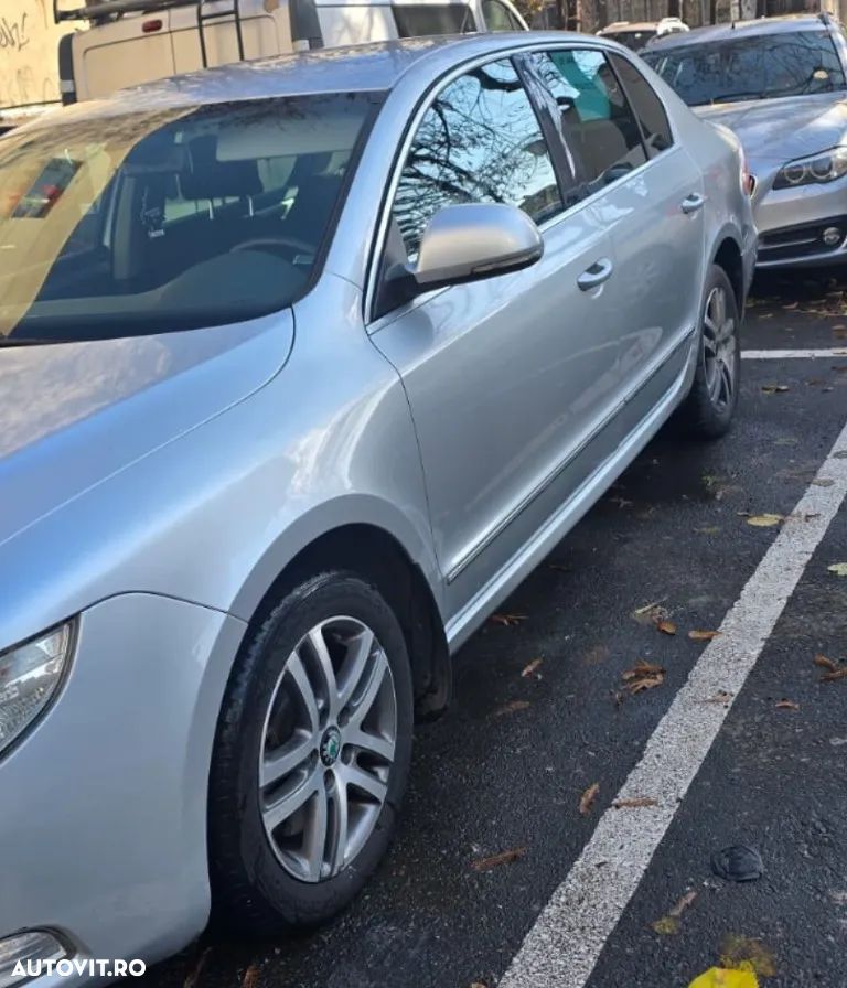 Skoda Superb 2.0 TDI DSG Ambition - 3