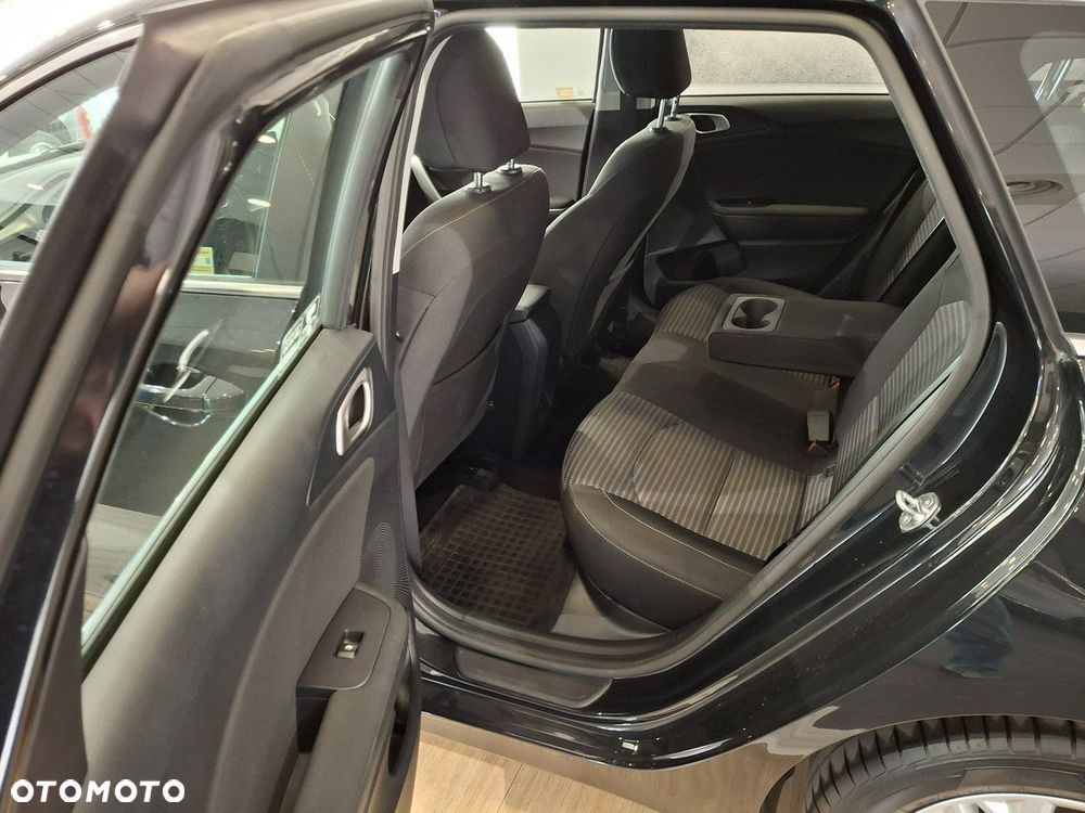 Kia Ceed 1.5 T-GDI M - 19
