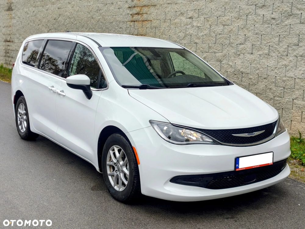 Chrysler Pacifica - 1