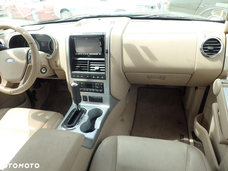 Ford Explorer 4.6 4WD - 6