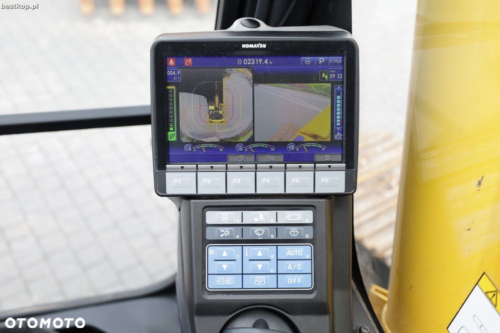 Komatsu PC210LC-11 - 25