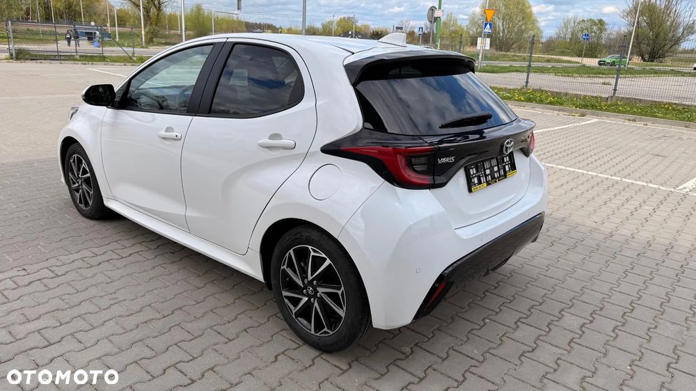 Toyota Yaris Hybrid 1.5 Executive - 3