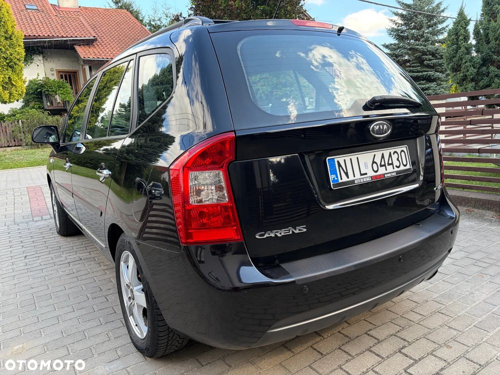 Kia Carens - 13