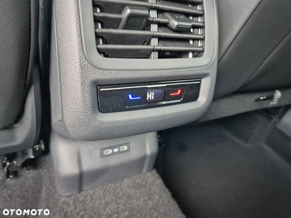 Volkswagen T-Roc 1.5 TSI R-Line DSG - 18