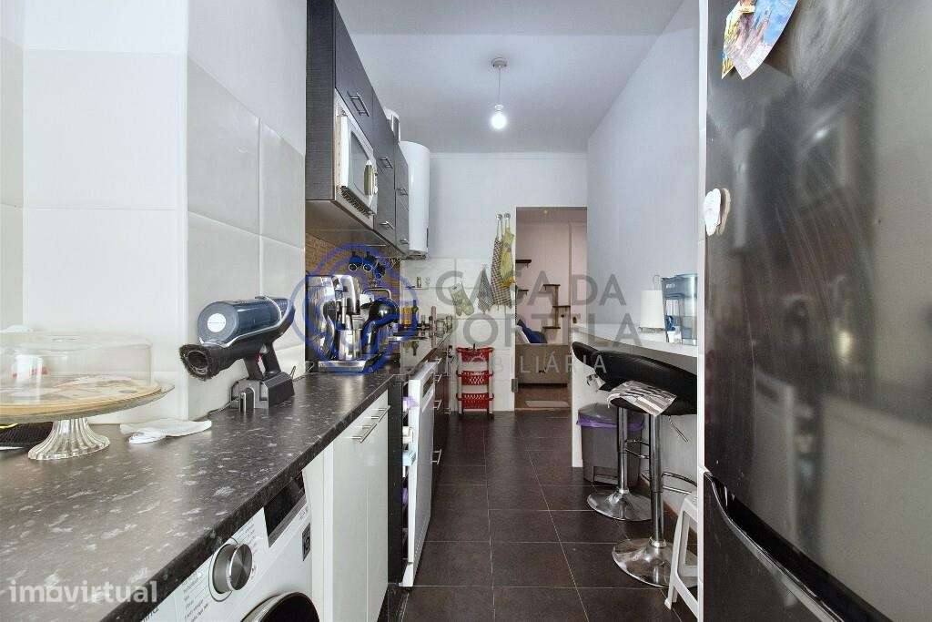 Excelente T2 Mobilado para Arrendamento em Almada - Grande imagem: 2/14