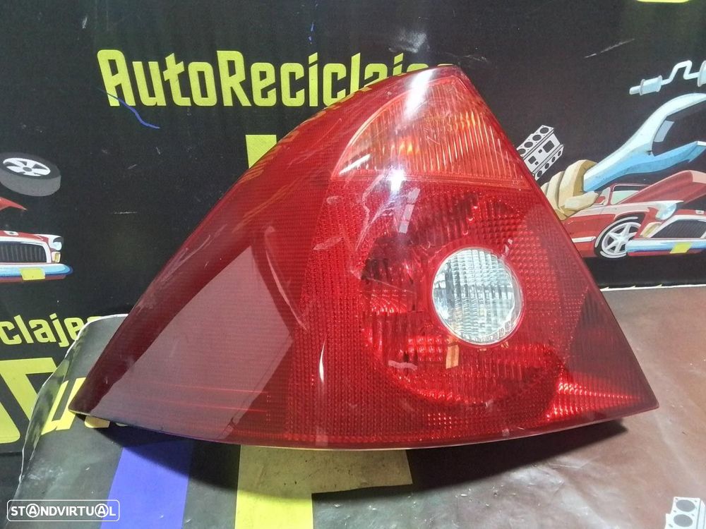 FAROLIM TRASEIRO ESQUERDO FORD MONDEO III 2000 - 2
