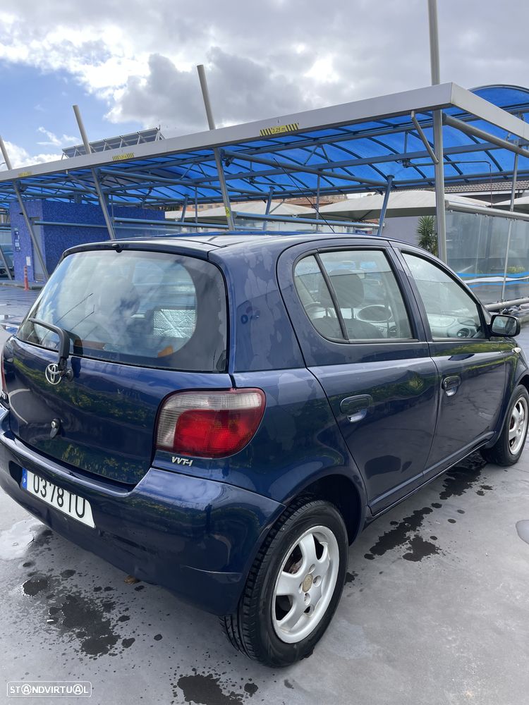 Toyota Yaris 1.0 Base - 4