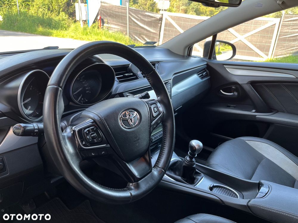 Toyota Avensis 2.0 D-4D Prestige - 6