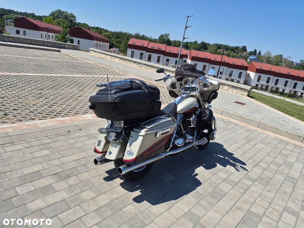 Harley-Davidson FLHTCU Ultra - 9