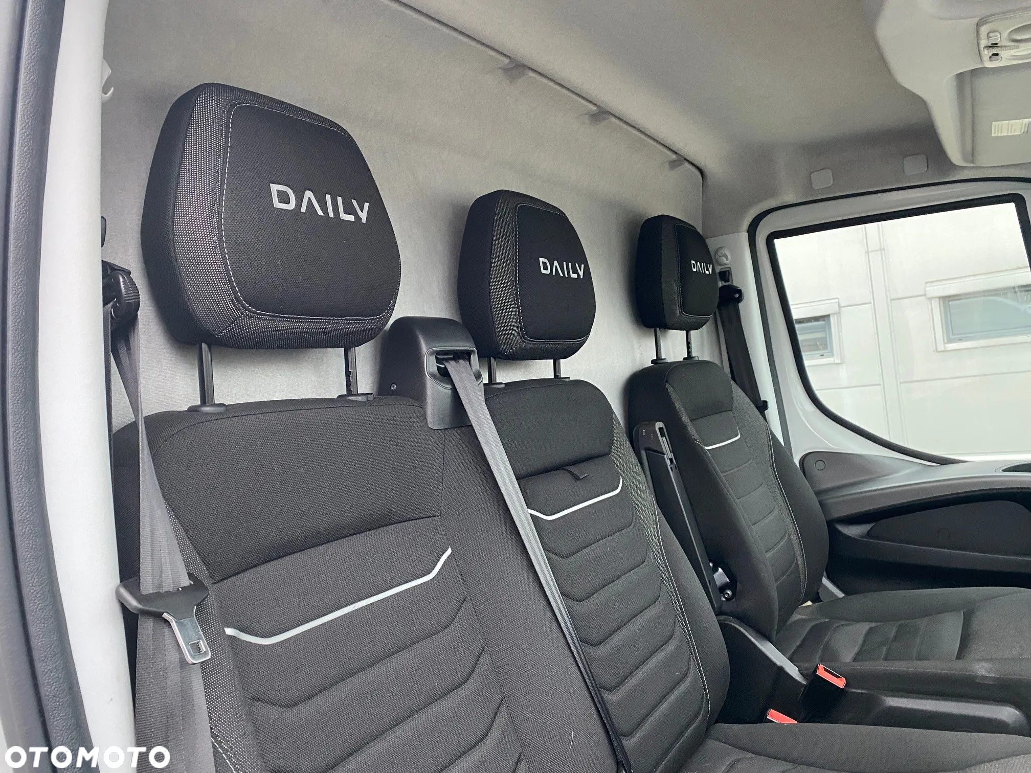 Iveco DAILY 35S18 - 10