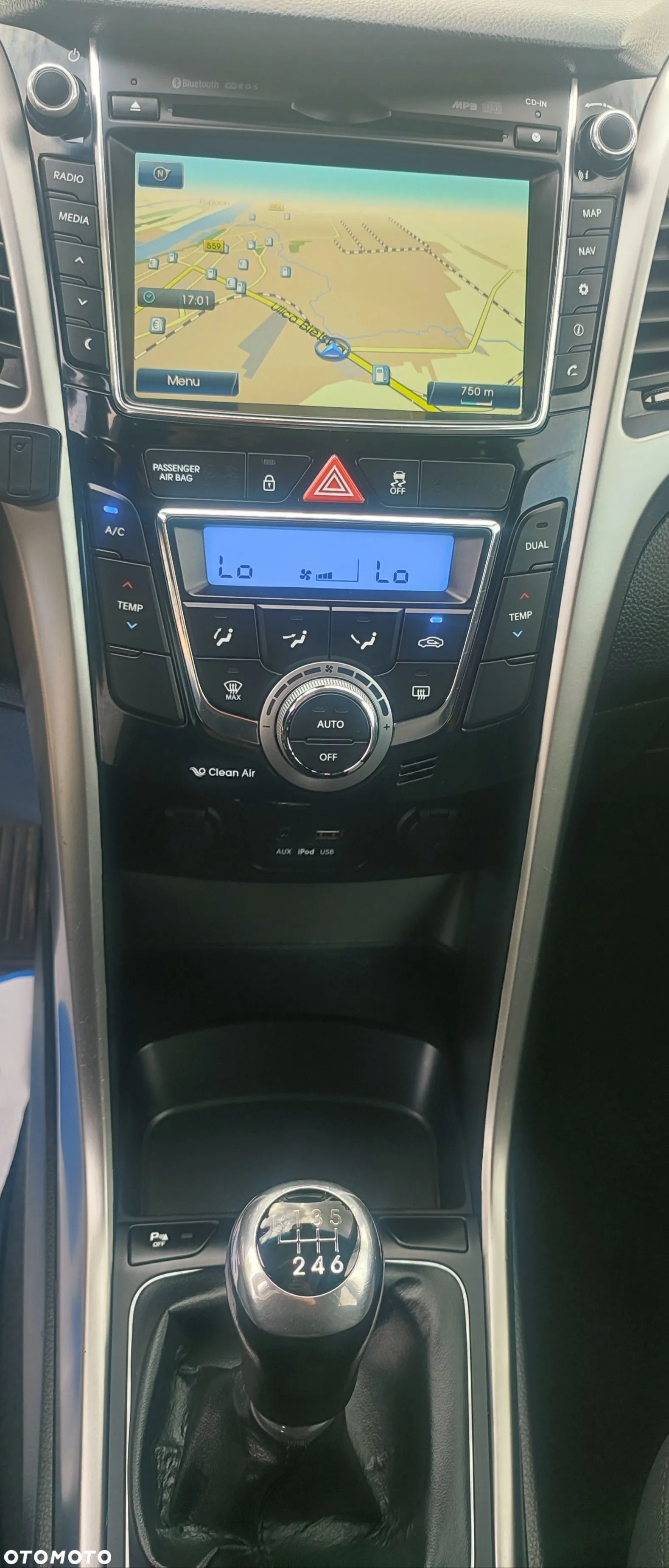 Hyundai i30 1.6 CRDi BlueDrive Go - 32
