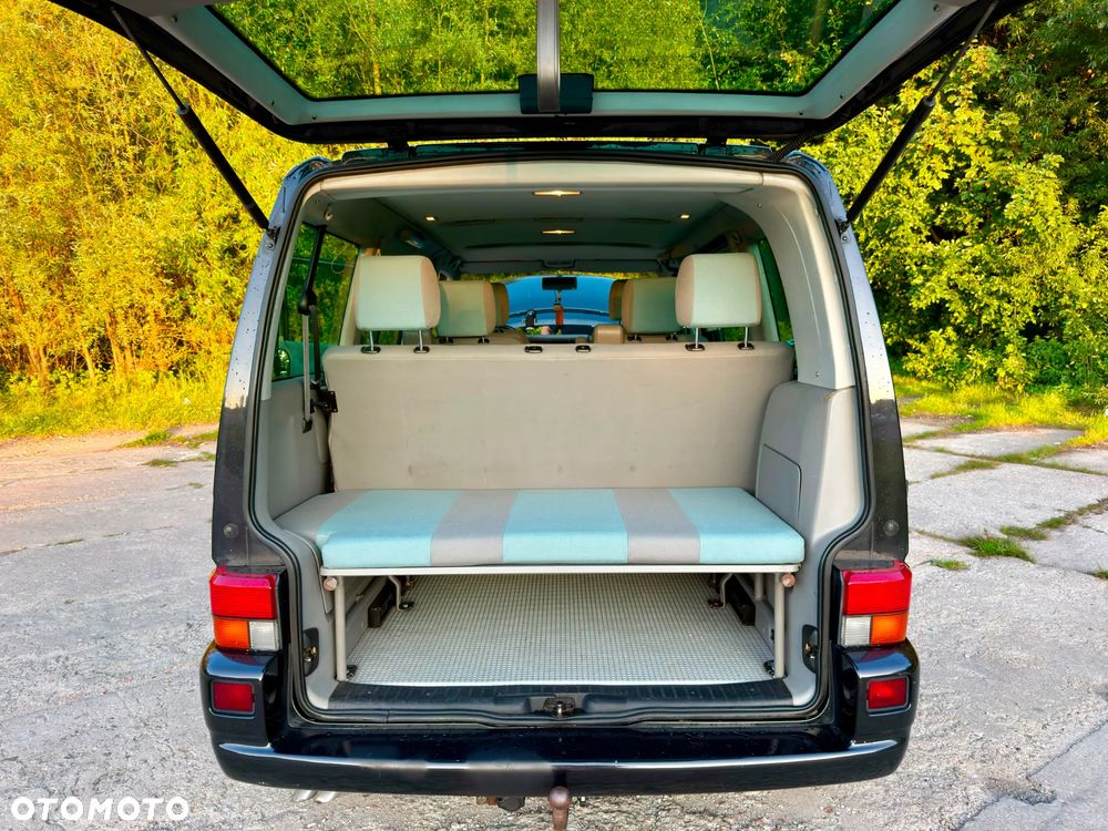 Volkswagen Multivan - 21