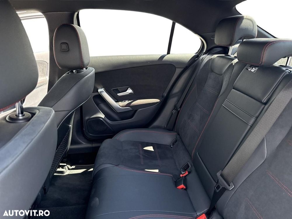 Mercedes-Benz A 200 Sedan MHEV 7G-DCT - 17