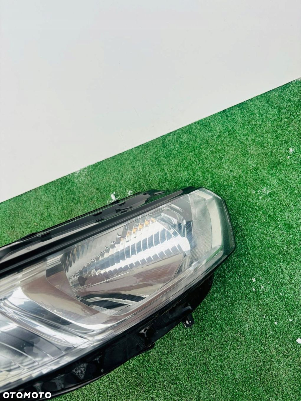 LAMPA PRAWA REFLEKTOR PRAWY FORD ECOSPORT ZWYKŁA HALOGENOWA  LED DZIENNY - 9
