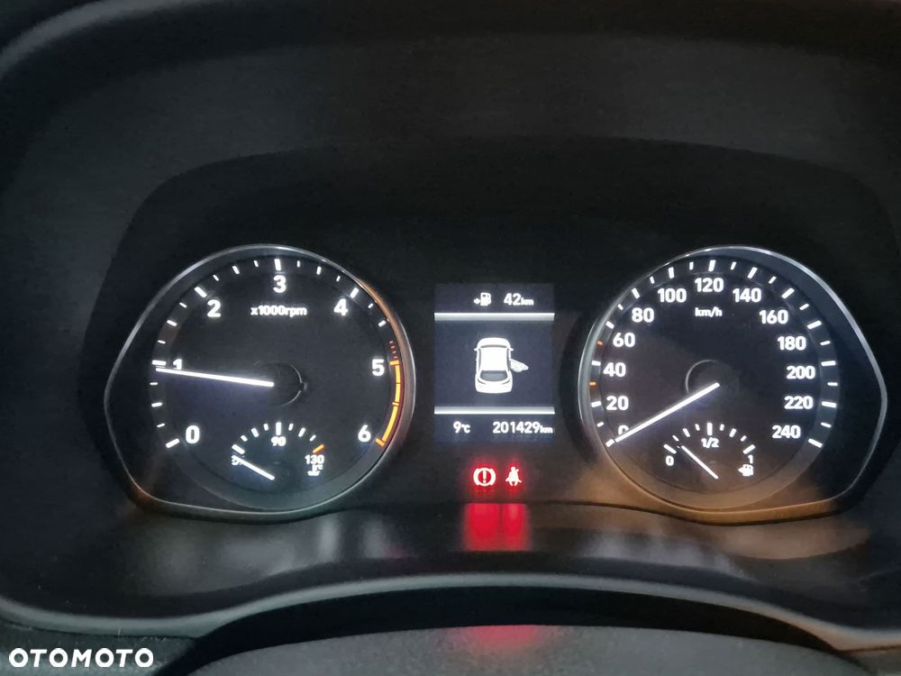 Hyundai i30 1.6 D Classic + - 19