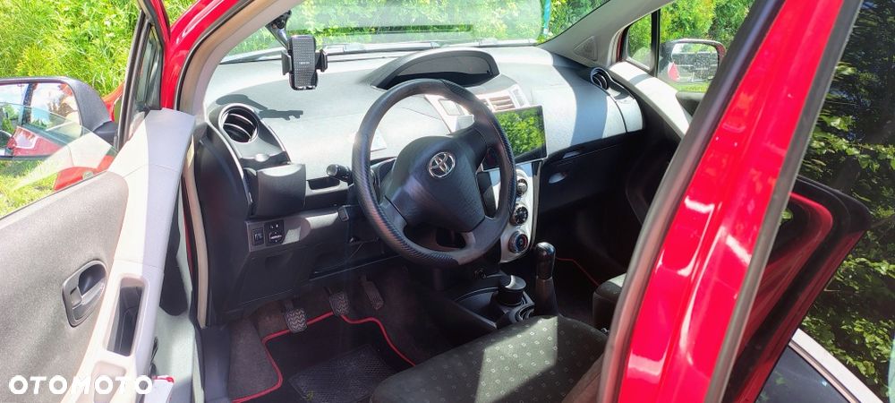 Toyota Yaris - 8