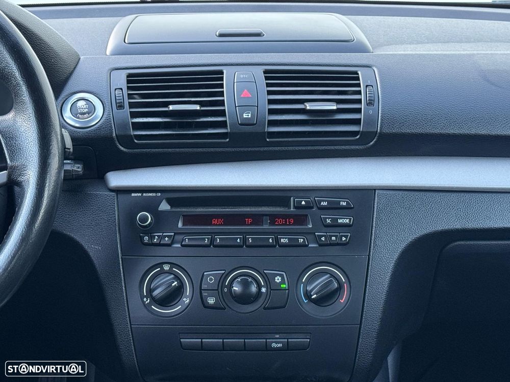 BMW 118 d Line Urban - 26
