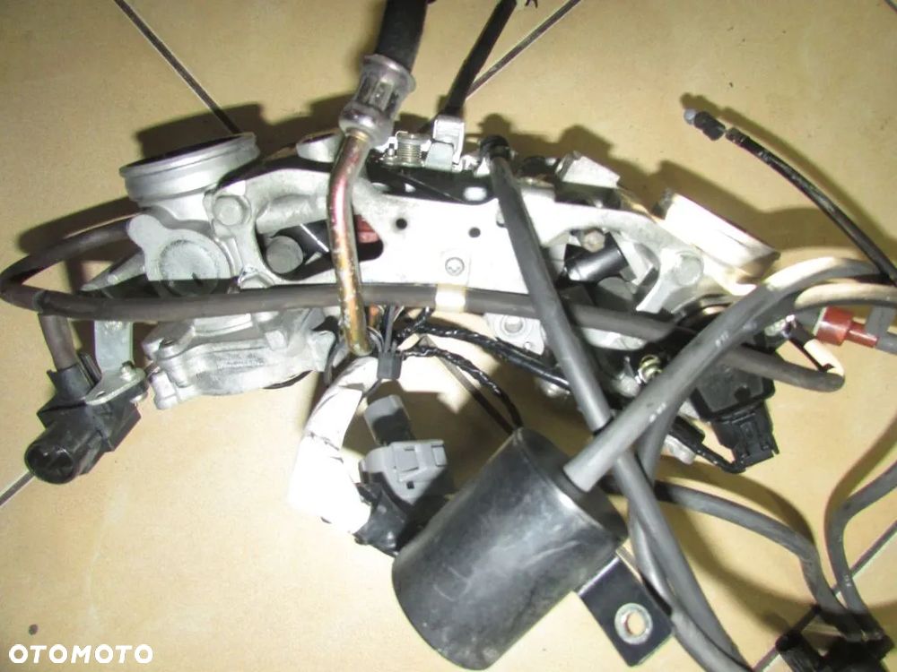 Honda Varadero XL1000 V 03-06 r. przepustnice wtryski TPS - 2