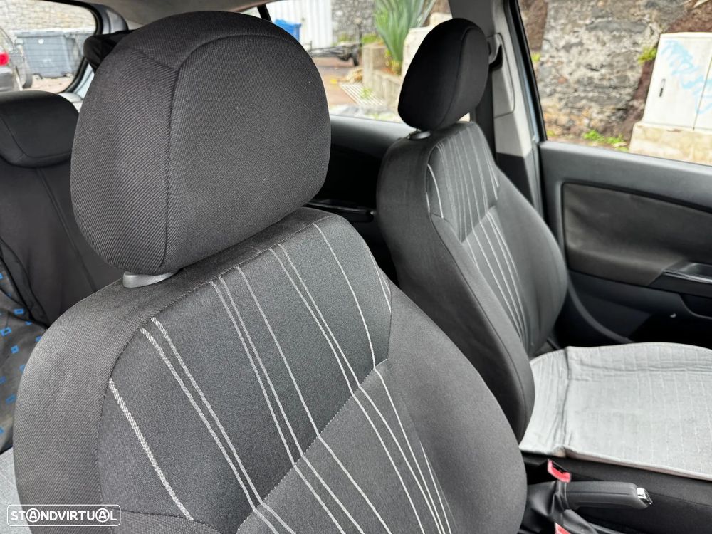 Opel Corsa 1.2 Enjoy Easytronic - 8