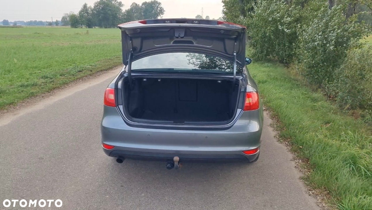 Volkswagen Jetta 1.2 TSI BlueMotion Technology Comfortline - 4