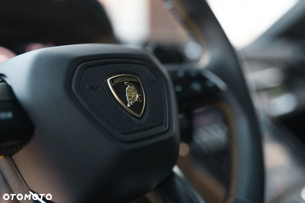 Lamborghini Urus Standard - 34