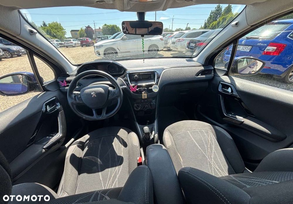 Peugeot 208 - 13