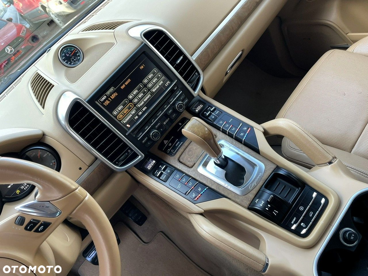 Porsche Cayenne - 18