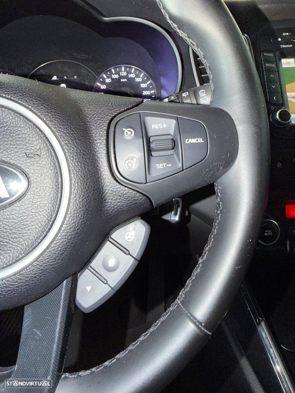 Kia Carens 1.7 CRDi ISG TX - 12