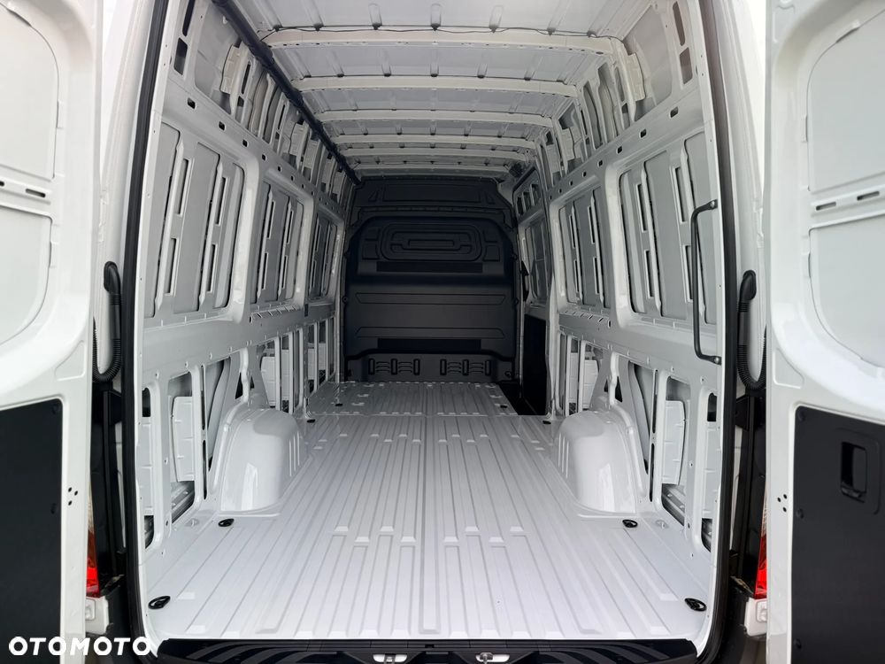Mercedes-Benz Sprinter - 8
