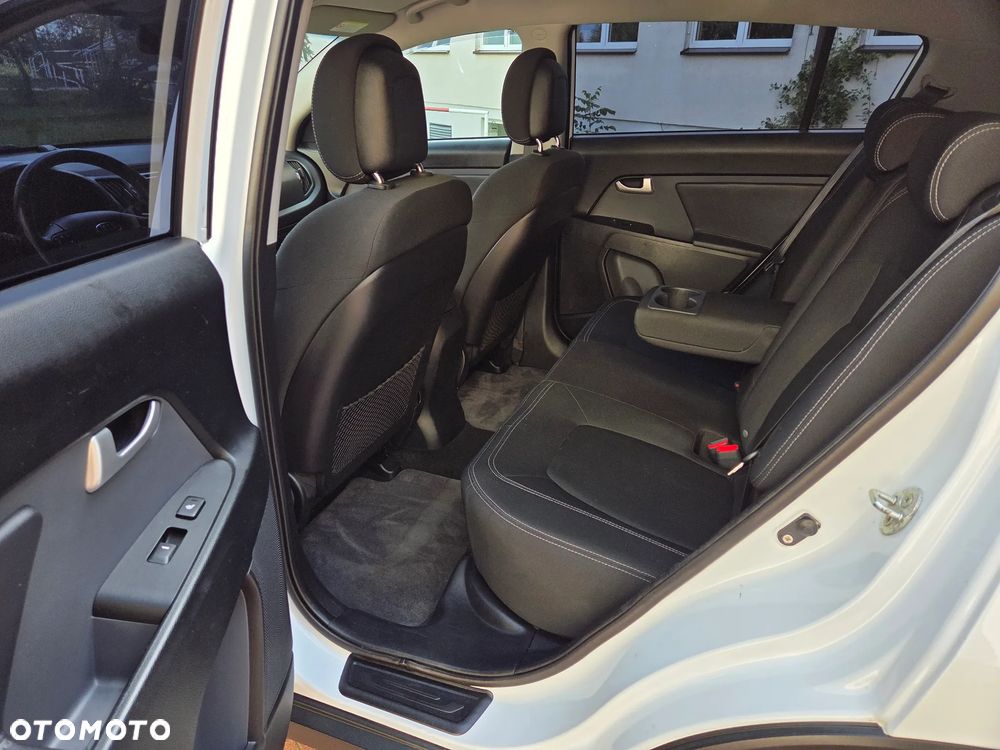 Kia Sportage 2.0 L - 18