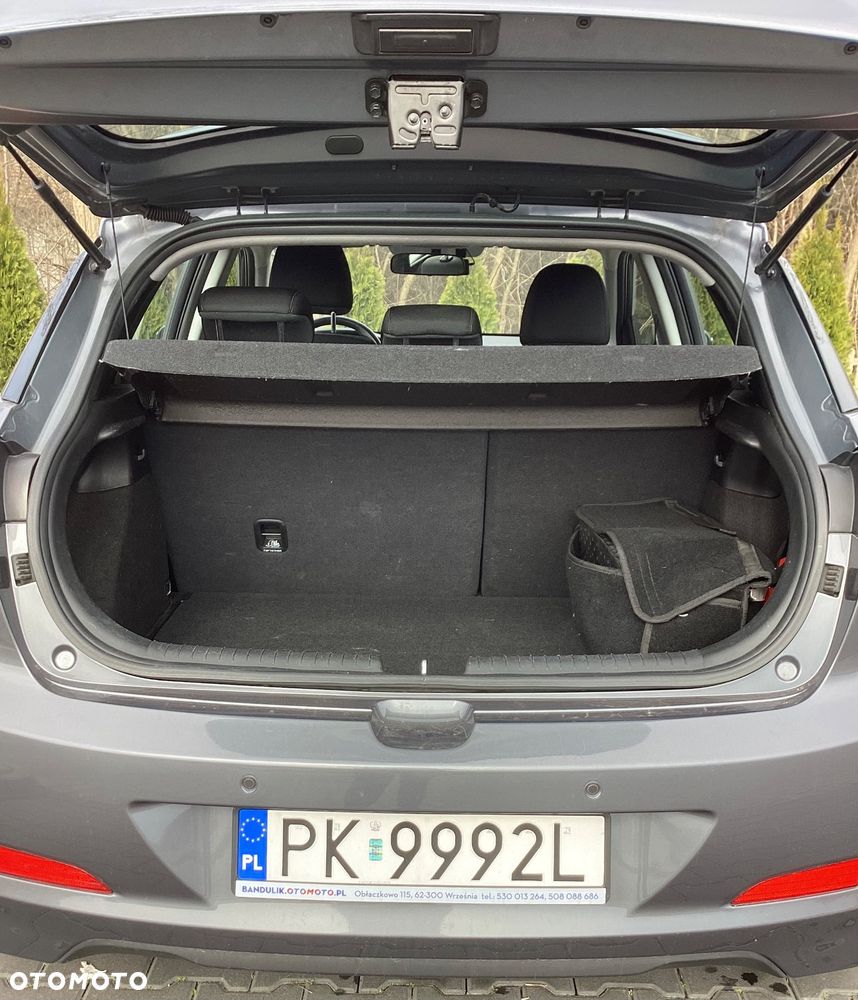Hyundai i20 - 12