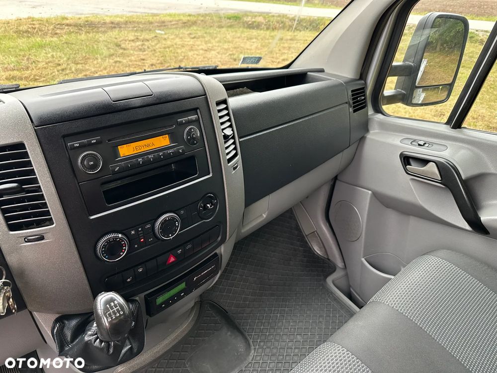 Mercedes-Benz Sprinter - 9