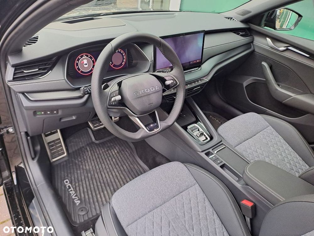 Skoda Octavia 1.5 TSI mHEV Sportline DSG - 5