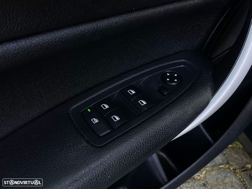 BMW 116 d EDynamics Line Urban - 21