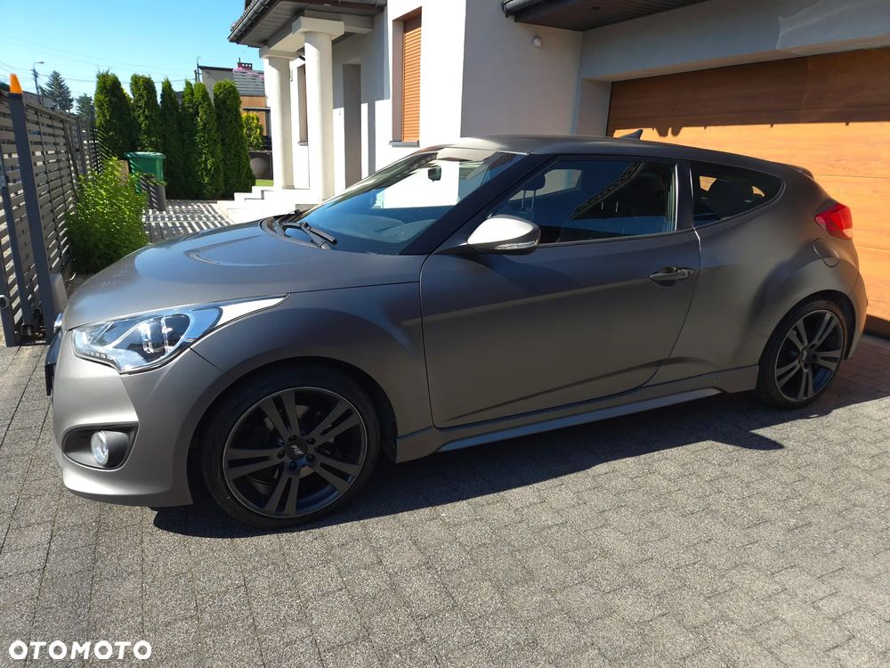 Hyundai Veloster - 2