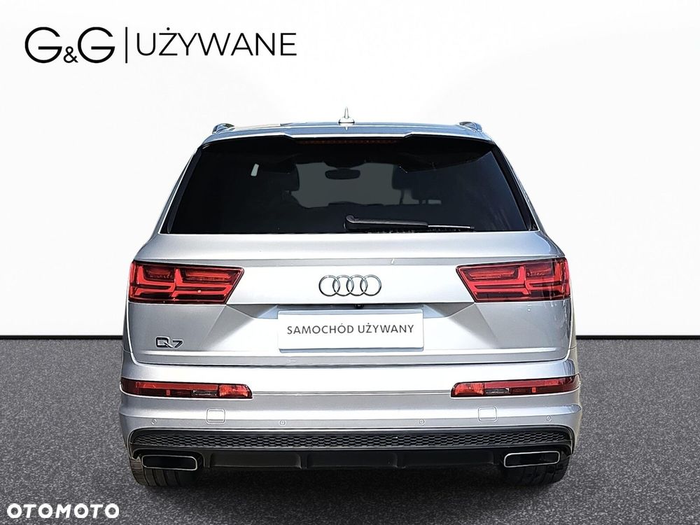 Audi Q7 - 7
